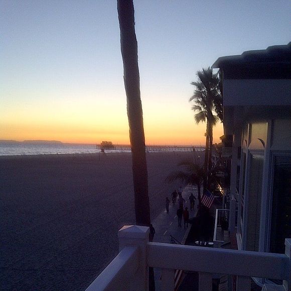 Meet your Posher, Emily - Picture 1 of 2